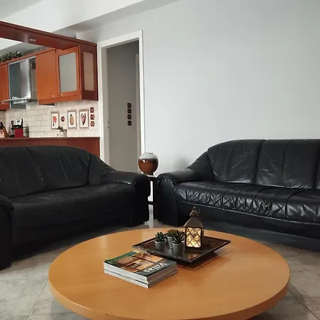 Central Guest House Apartment Isthmia