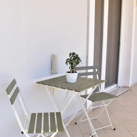 Central Guest House * Isthmia