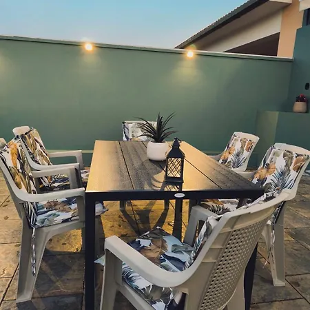 דירה Central Guest House איסטמיה