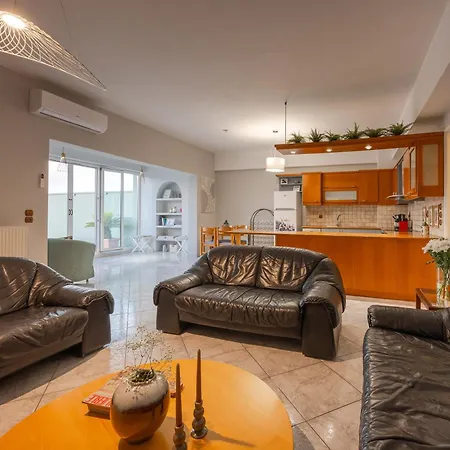 Central Guest House Apartman Íszthmia