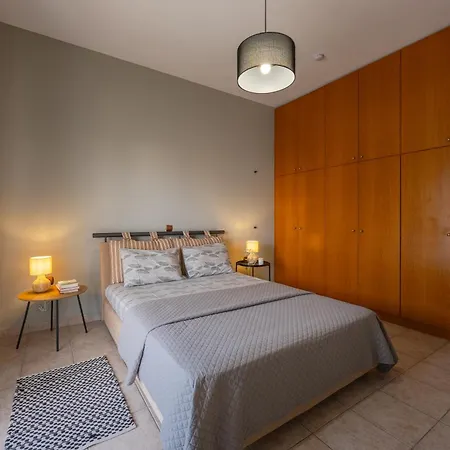 Central Guest House *