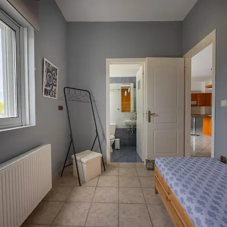Central Guest House *