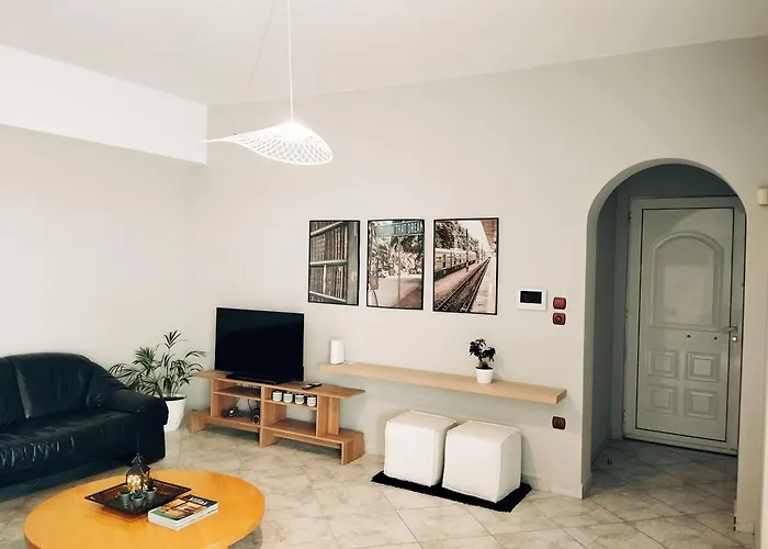 Central Guest House *